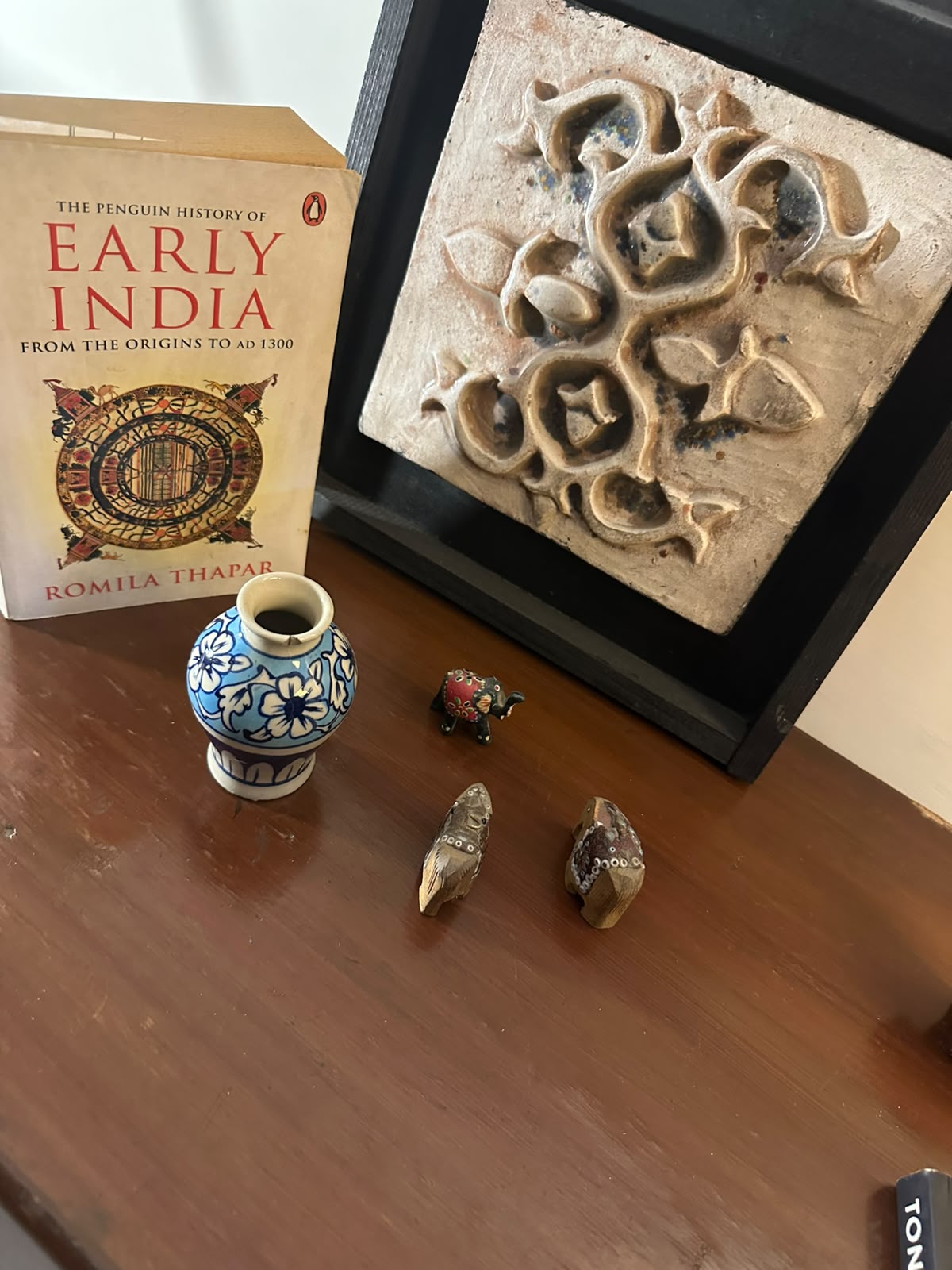 The Penguin History of Early India: From the Origins to AD 1300 by Romila Thapar (Penguin Books) — Pre-Loved Edition