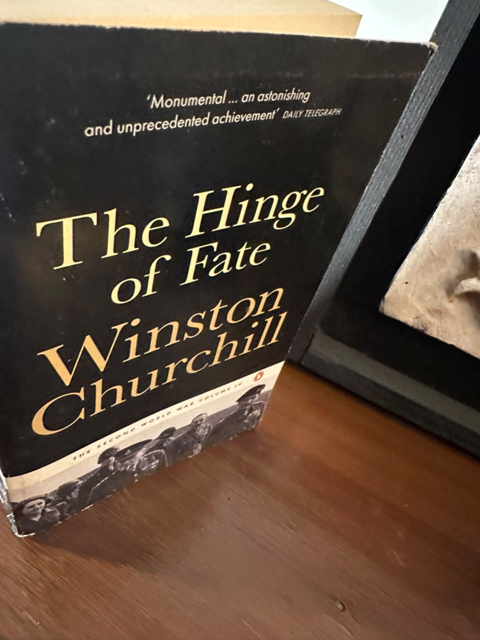 The Hinge of Fate (The Second World War, Volume 4) by Winston S. Churchill (Penguin Books) — Pre-Loved Edition